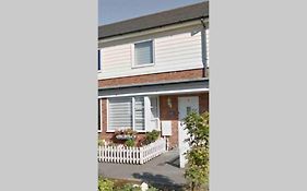 Comfy 2 Bed House Located At Wareham Train Station