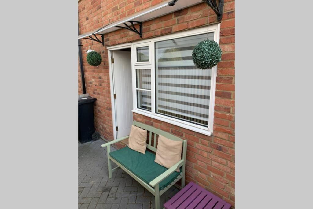 Comfy 2 Bed House Located At Wareham Train Station Villa Exterior photo