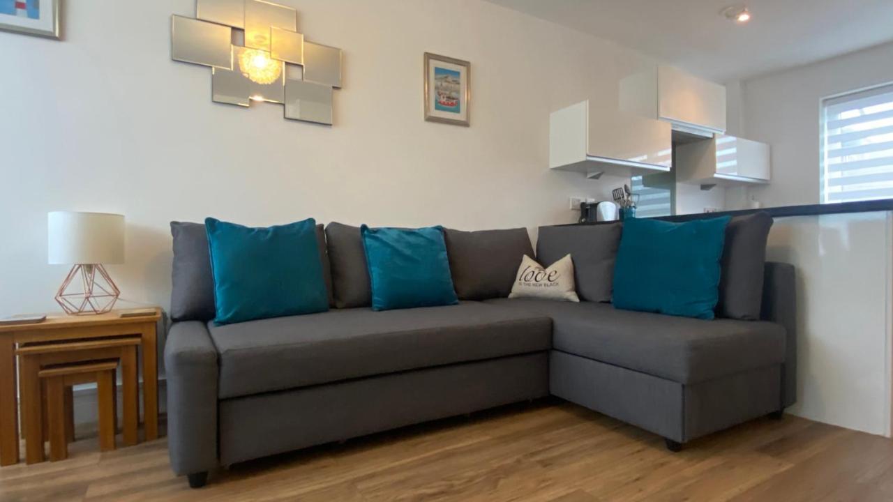 Comfy 2 Bed House Located At Wareham Train Station Villa Exterior photo