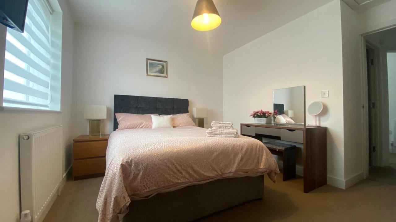 Comfy 2 Bed House Located At Wareham Train Station Villa Exterior photo