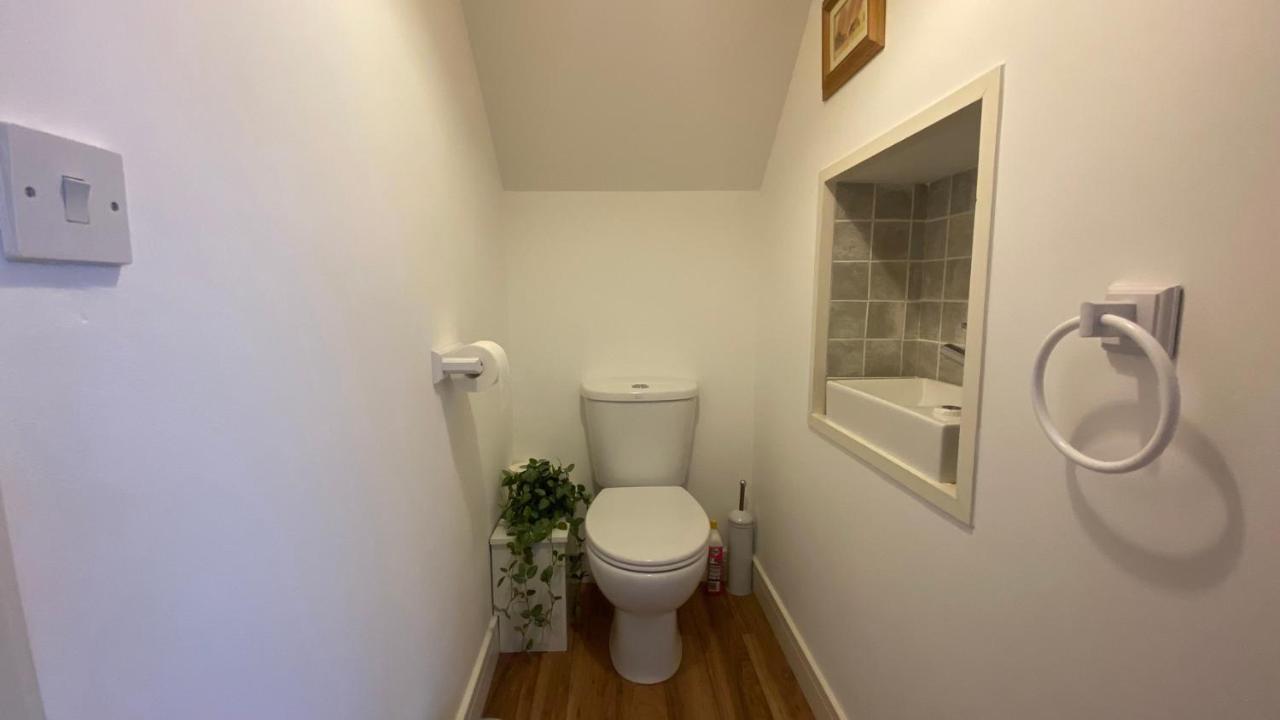 Comfy 2 Bed House Located At Wareham Train Station Villa Exterior photo