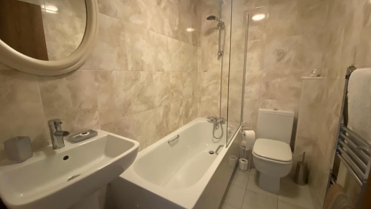 Comfy 2 Bed House Located At Wareham Train Station Villa Exterior photo