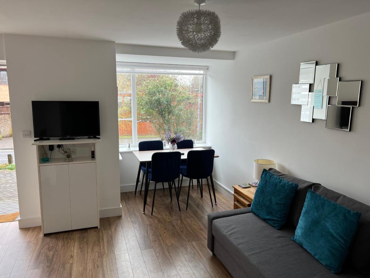 Comfy 2 Bed House Located At Wareham Train Station Villa Exterior photo
